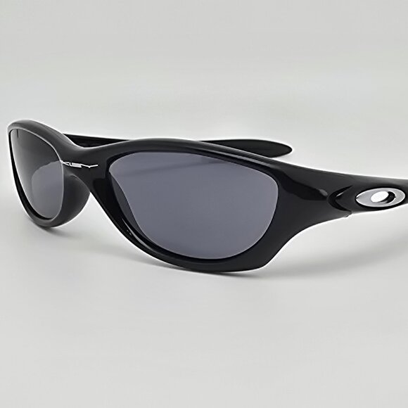 Oakley 03-750 Fate Polished Black Frame Grey Lens Sunglasses 50-13-133 RARE - Picture 1 of 14